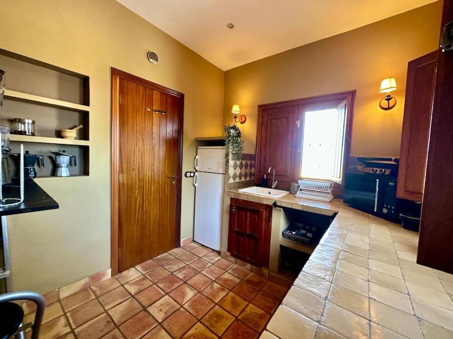 Jacuzzi Oasis: Space & Comfort Holiday home *
