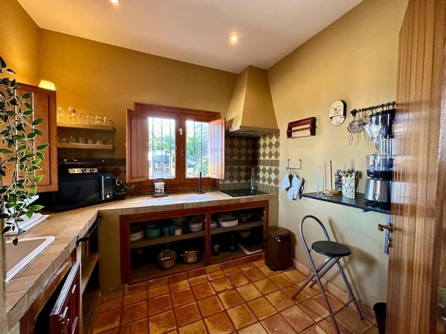Holiday home Jacuzzi Oasis: Space & Comfort